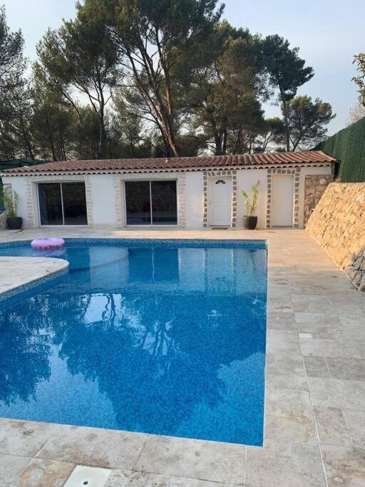 Jolie Maison Avec Vue Sur Piscine Bouc-Bel-Air Εξωτερικό φωτογραφία